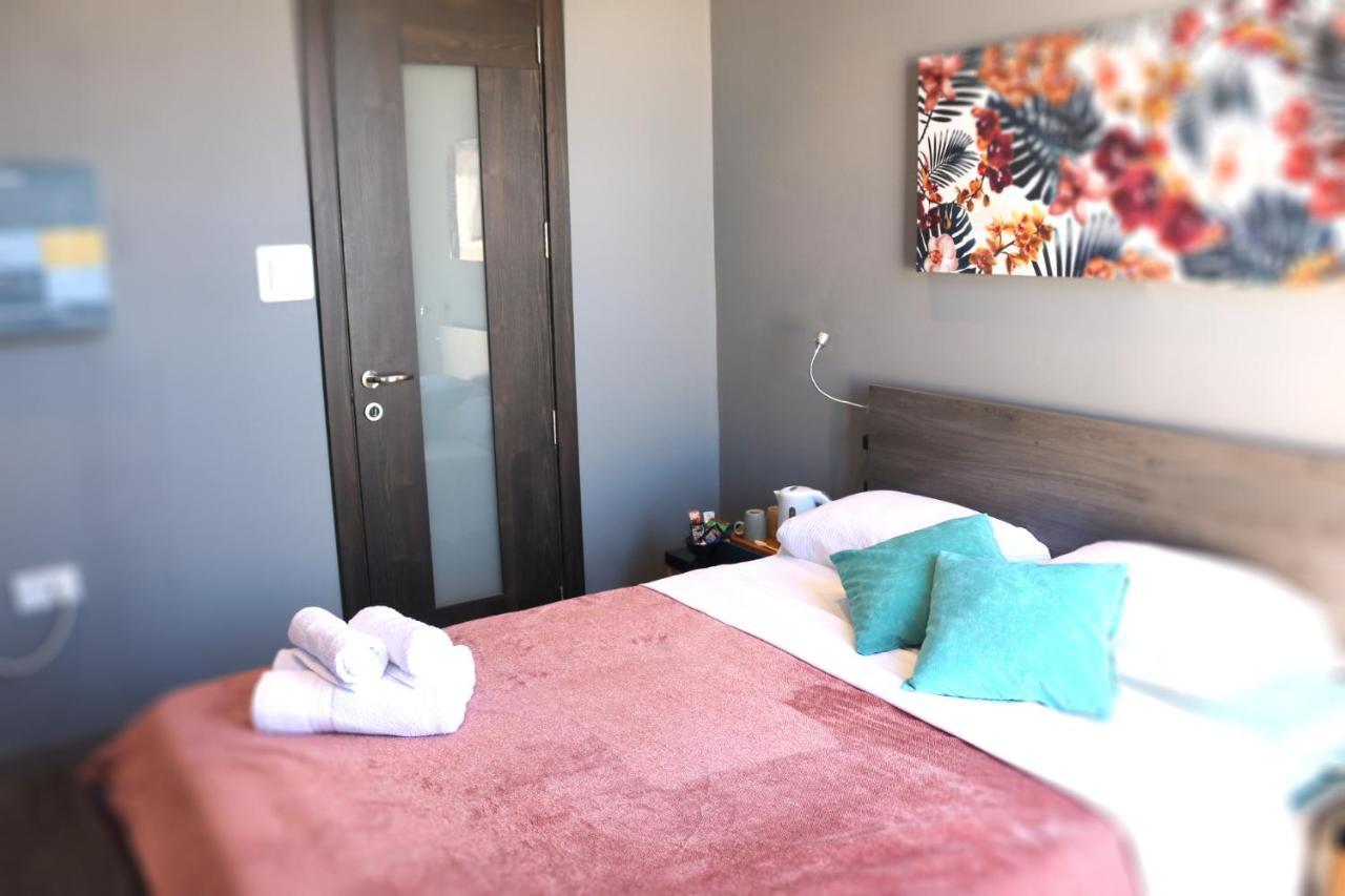 Velleran Accomodation Tarxien Zewnętrze zdjęcie